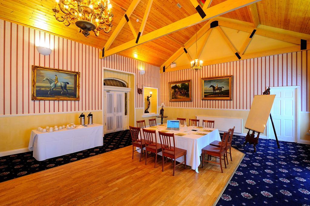 Aspect Hotel Park West Клондолкин Экстерьер фото