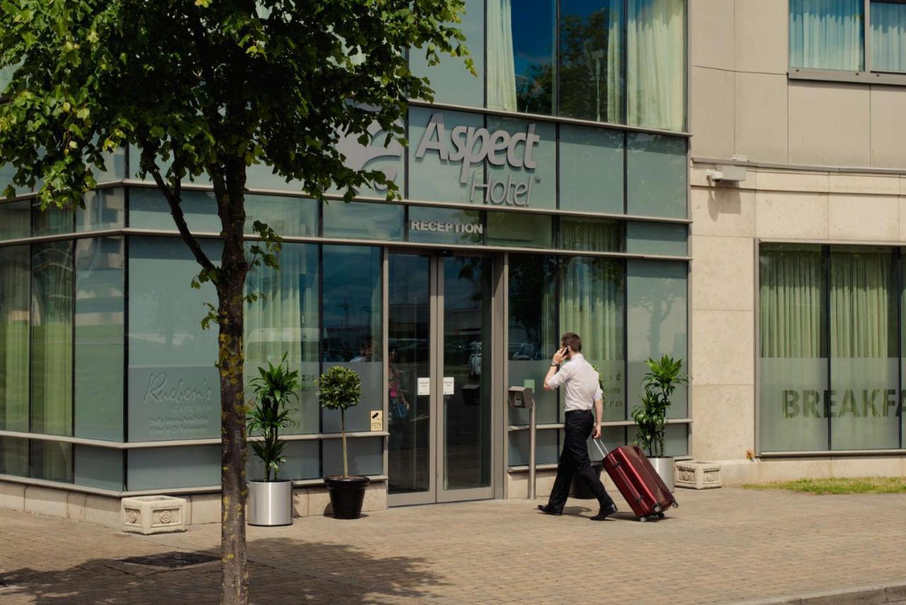 Aspect Hotel Park West Клондолкин Экстерьер фото